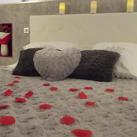 Chambres D'hotes La Canadienne Bed & Breakfast