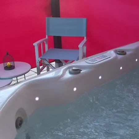 Chambres D'hotes La Canadienne 3*