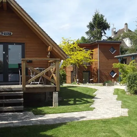 Chambres D'hotes La Canadienne Bed & Breakfast 3*