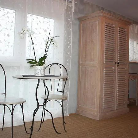 Bed & Breakfast Chambres D'hotes La Canadienne 3*