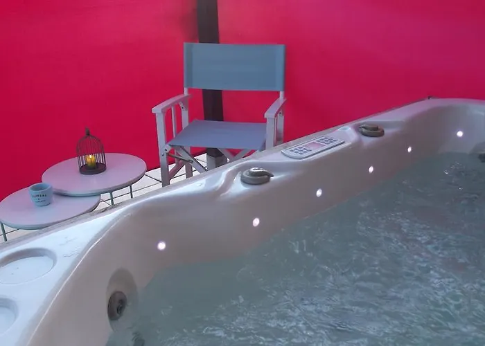 Chambres D'hotes La Canadienne 3*